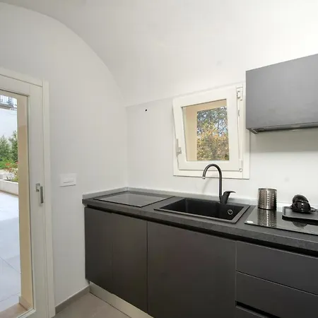 Lägenhet Carlo V - Con Piscina E Giardino Privati *