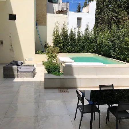 Carlo V - Con Piscina E Giardino Privati Daire Lecce