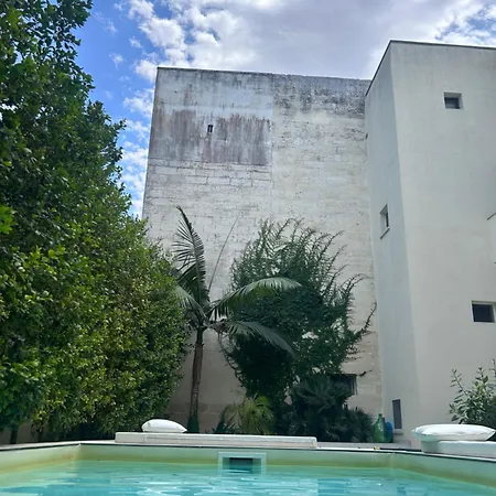 Carlo V - Con Piscina E Giardino Privati Daire Lecce