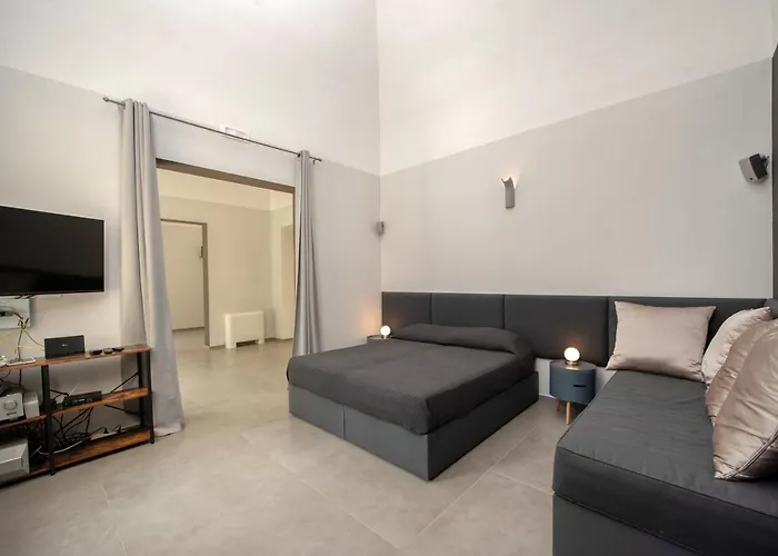 Carlo V - Con Piscina E Giardino Privati Apartmán *